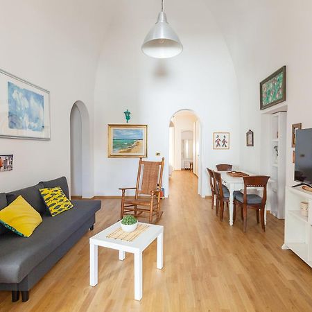 La Casa Della Fata Apartment Бари Екстериор снимка